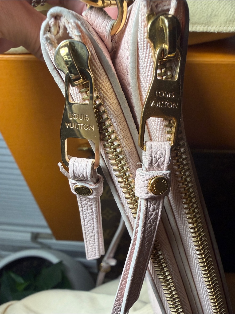 Louis Vuitton Monogram Crossbody - Picture 13 of 13